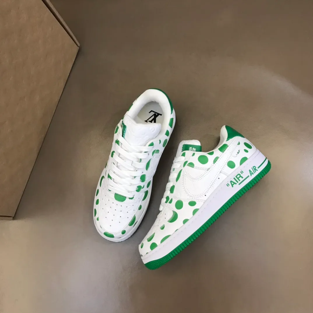Men's shoes 💰p420 "*OUIS *UITTO*x" x OFF-WHITE x Nike tripartite collaboration! Yayoi Kusama's collaboration series is a trendy men's casual sports shoe with unrivaled color matching. The design idea basically continues the style of THE TEN. The Swoosh line and tongue label have a very familiar visual effect, and are both fashionable and trendy! A must-have for fashionistas! The effect on your feet is absolutely stunning!  Size: 38-45